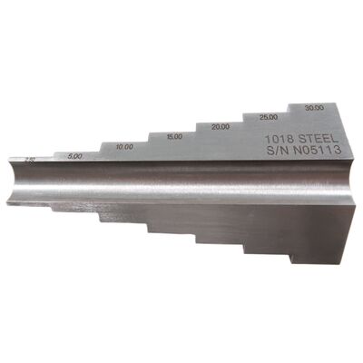 1018 الفولاذ 7 خطوة أنبوب معايرة كتلة مع 2.5-5-10-15-20-25-30mm سمك للاختبار بالموجات فوق الصوتية